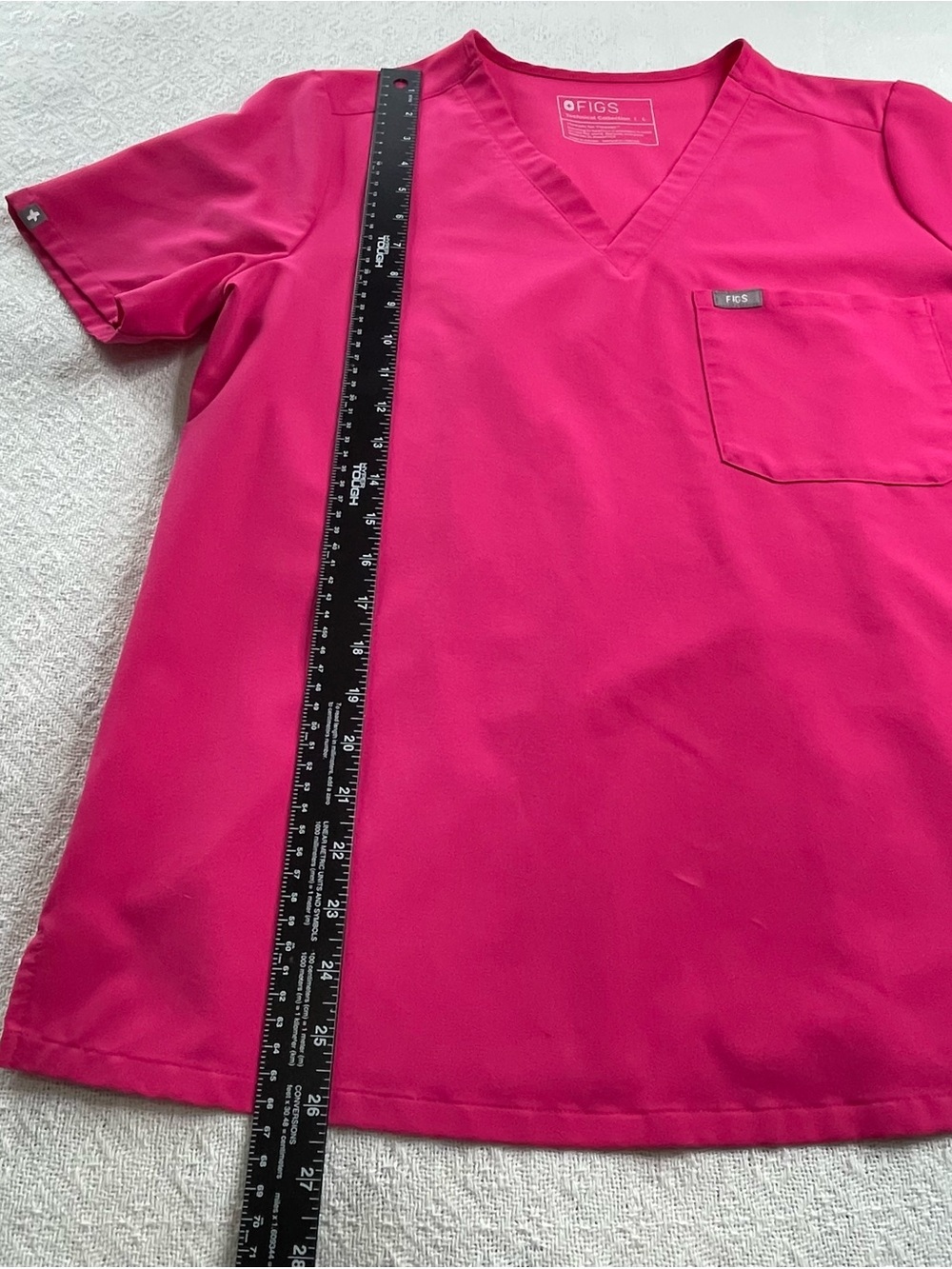 Figs Women's V-Neck Scrubs Top in Hot Pink~ Size L ~ Medical Staff - Picture 5 of 7